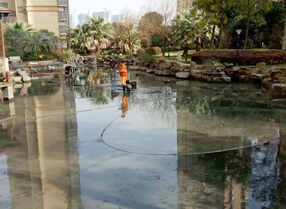 奇台景观池淤泥清理